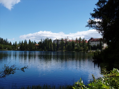 Štrbské Pleso v modrom