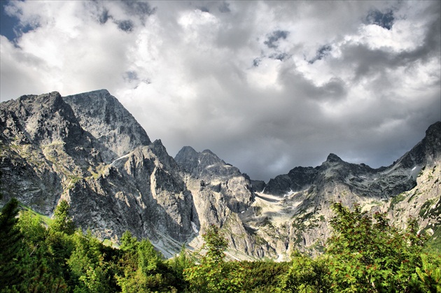 mraky nad dolinou