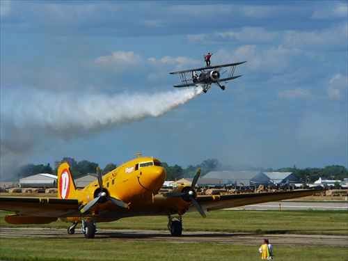 (475) AIR WENTURE 2009 OSHKOSH