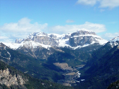 (1321) Dolomity - Pera di Fassa