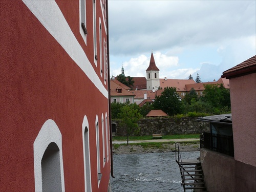 ...pohľad do dvora