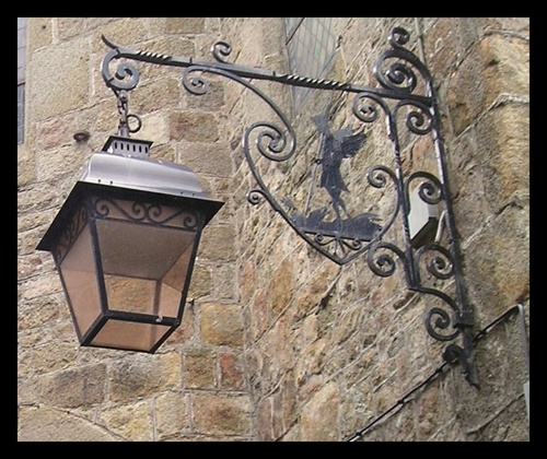 la lampe au Mont St Michel en Normandie