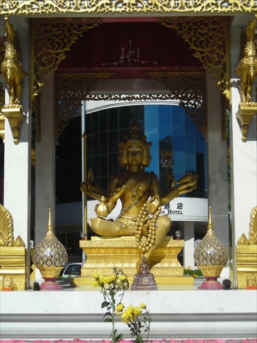 4-hlavy Buddha