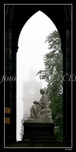 Škótsky monument v Edinburghu