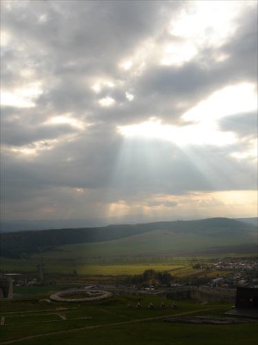 Podvečer nad hradom