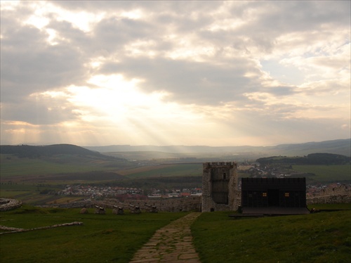 Podvečer nad hradom2