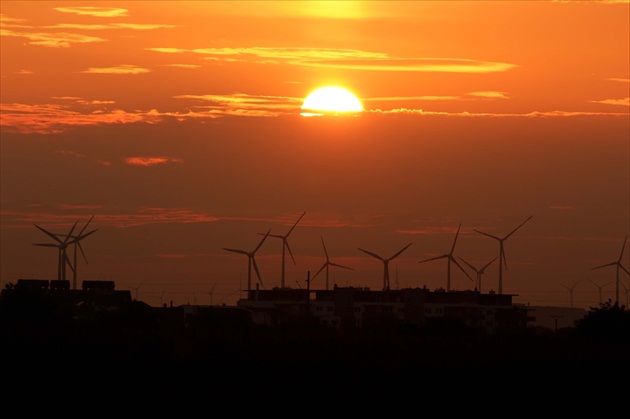 západ nad energiou