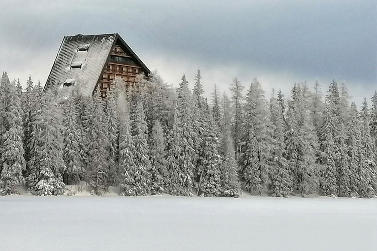 Štrbské pleso a..