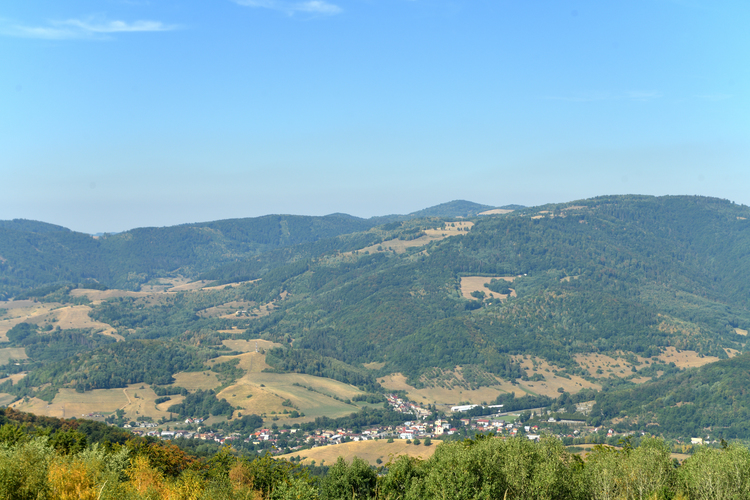 V objatí vrchov.../Klenovec/