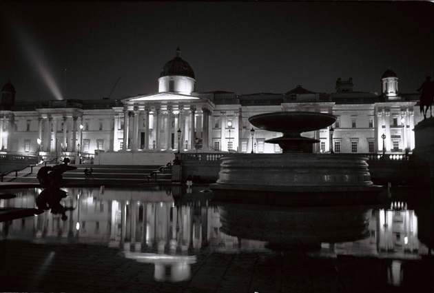 Trafalgar Square v noci 2