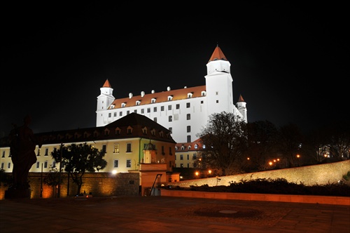 Nočná Bratislava