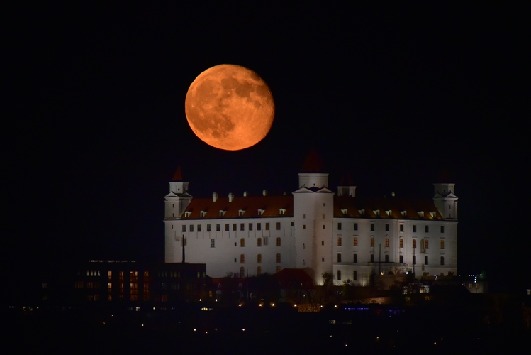 Večerná Bratislava