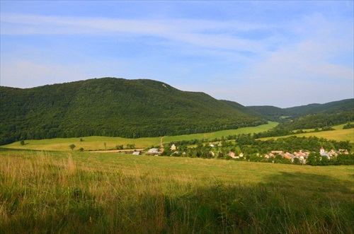 dedinka v údolí II