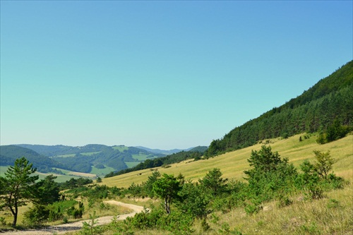 Cesta na STrážov