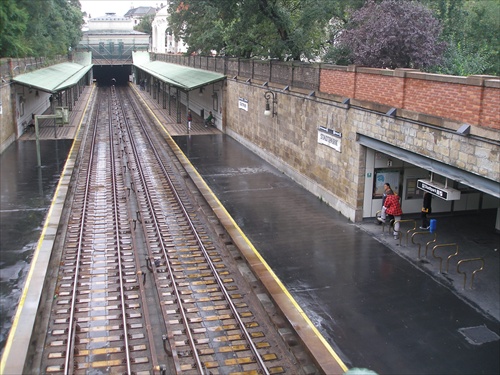 U-bahn Station Stadt Park