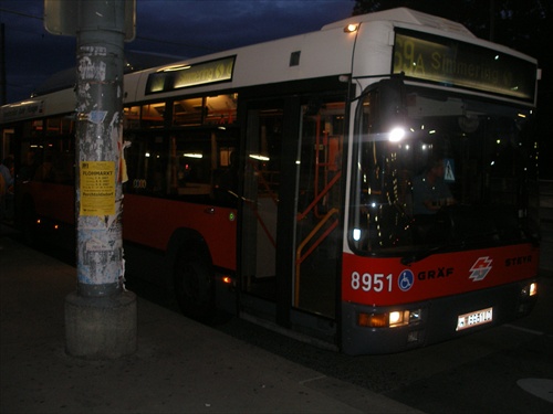 Wien Bus auf Südbahnhof