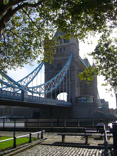 LONDON BRIDGE