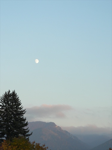 Východ Luny