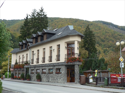 Hotel-obchod Rajecké Teplice