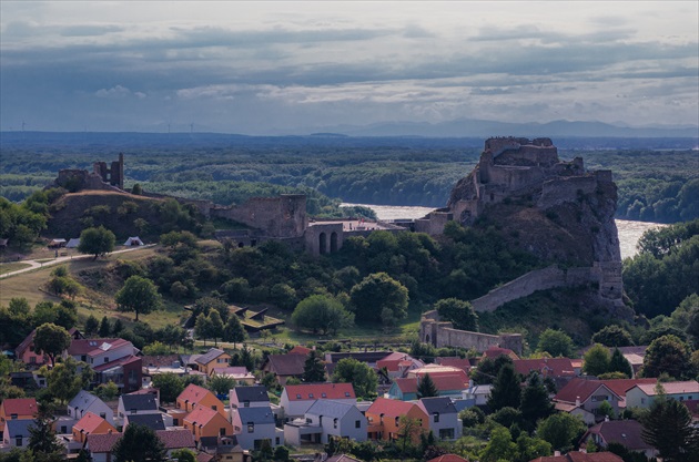 tam, kde sa rodila história