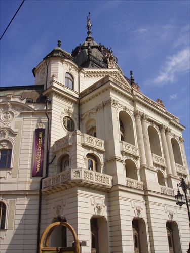 Košice a modrá obloha nad hlavou