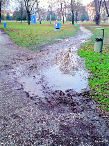 Košický mestský park iba pre plavcov...!