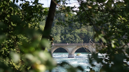 Rheinfall- most vlakov- Švajčiarsko