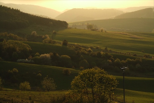 Jarná krajina večer