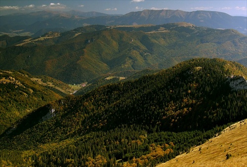 Nízke Tatry a Liptovské Revúce z Ostredka