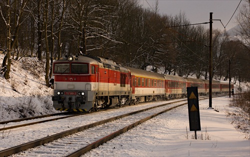 757.001 "Okuliarnik" medzi Strečnom a Varínom