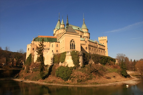 A jedna tuctová pohľadnicová