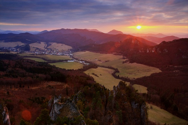 Západ nad Súľovom