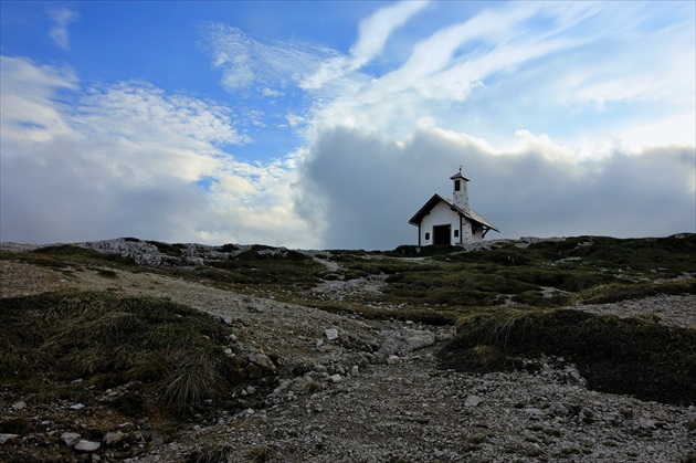 na kopečku