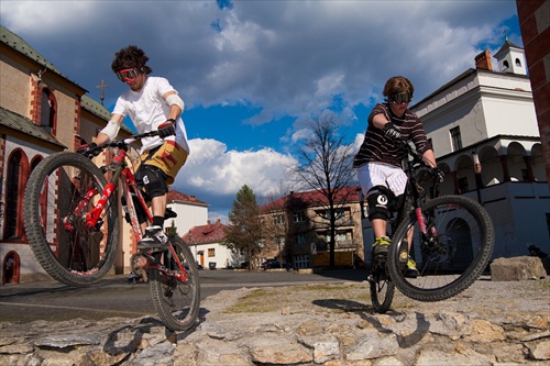 Skoky na bicykloch