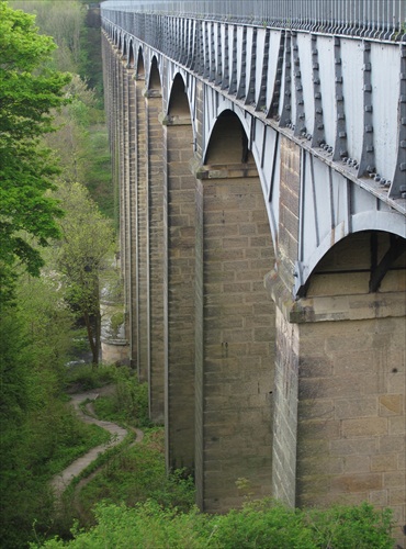 Trevor Basin, Llangollen Canal Bridge