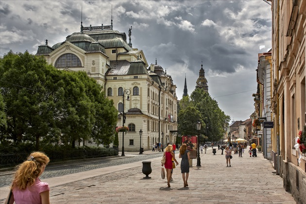 Pri divadle (Košice).