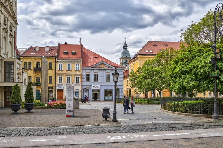 Košice, pri divadle.