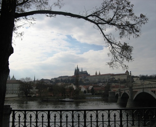 Pochmúrna Praha 4