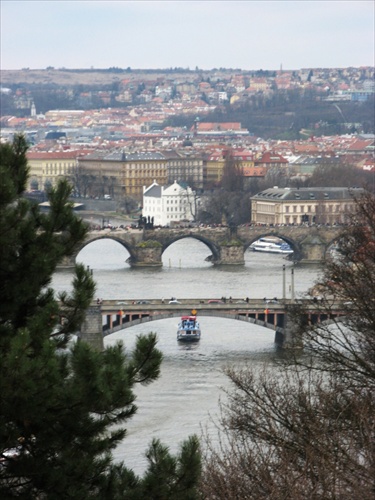 Pochmúrna Praha 1