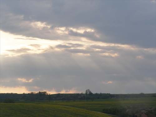 Nebo sa otvára