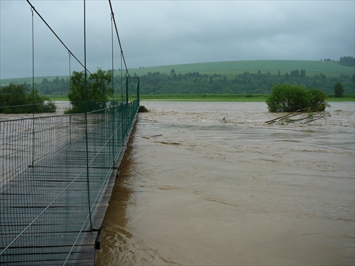 lávka cez rieku Poprad