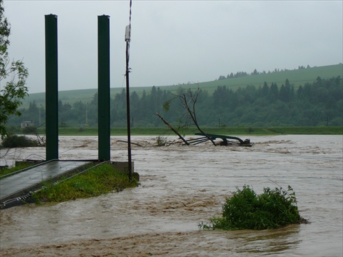 lávka cez rieku Poprad