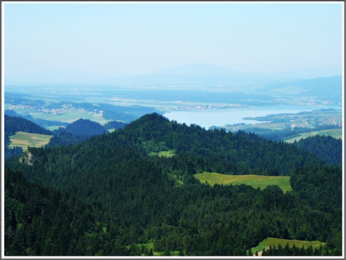 pohľad z vrcholu Troch korún vpravo...