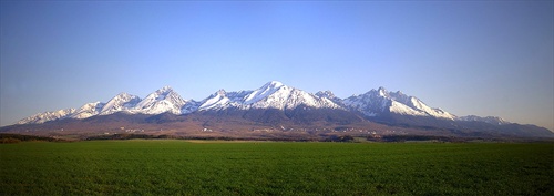 Jarný pohľad na Vysoké Tatry