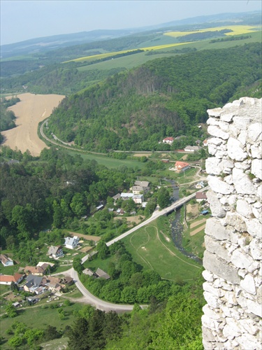 Výhľad z čachtickej zrúcaniny