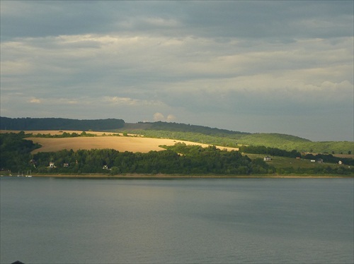 Posledné lúče slnka pred búrkou.