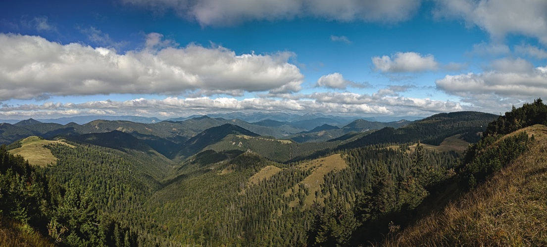 Pohľad   Skalnej Alpy smerom na Turiec, Veľká Fatra