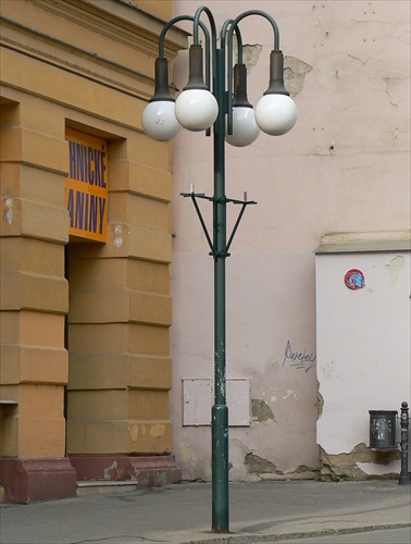 Lampa v kúte