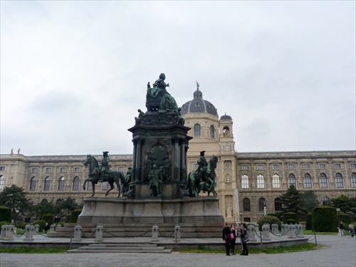 Maria Theresien-Platz 1.