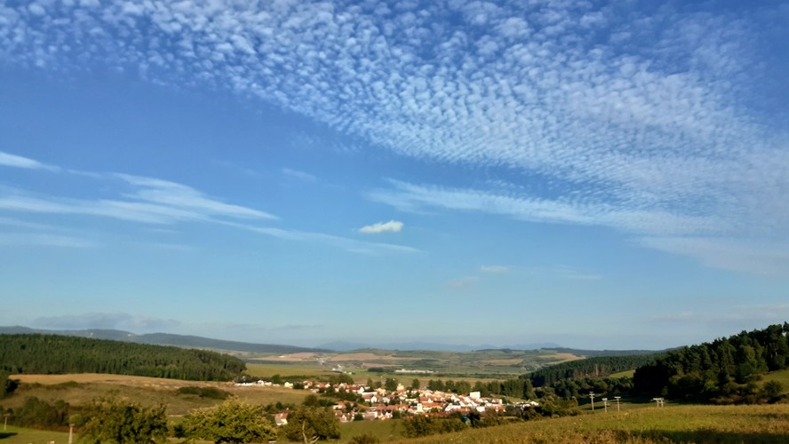 V diaľke. 